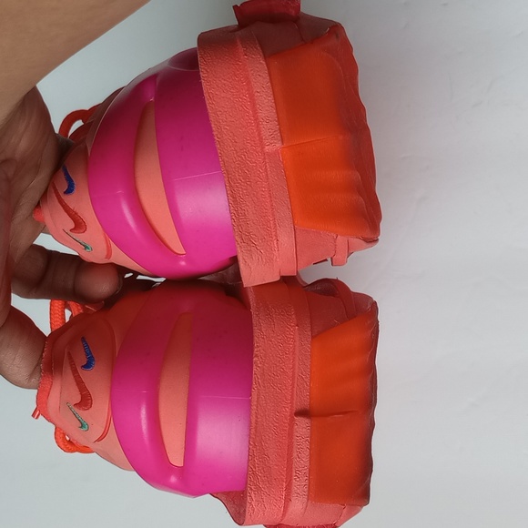 Nike - Picture 7 of 10